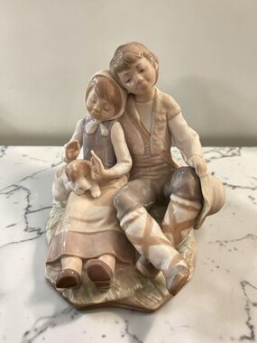 Retired LLADRO #4874 "Friendship" Figurine – Boy & Girl with Dog – MINT